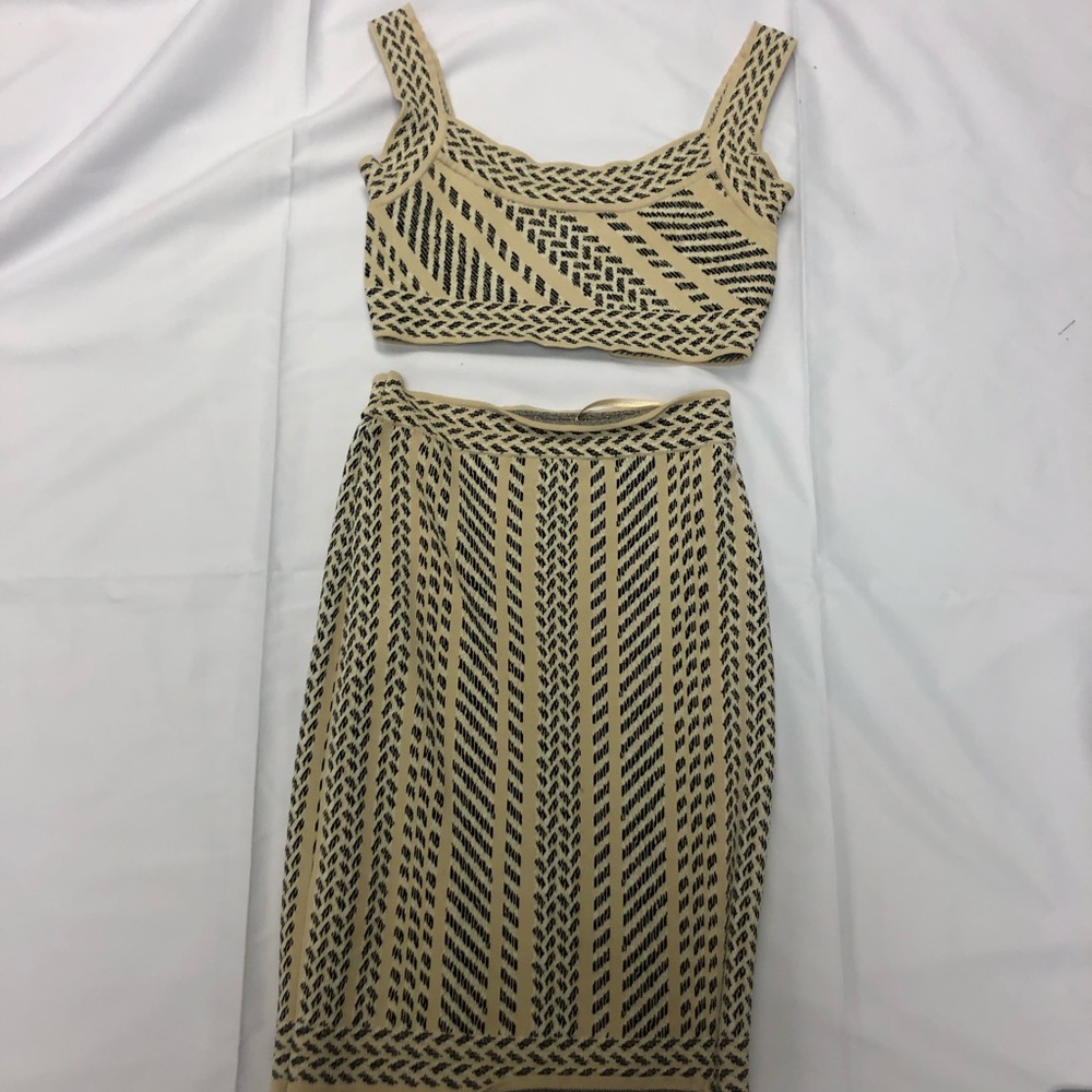 BCBG Max Azria ‘Aryelle’ knit crop top or set - Picture 4 of 4